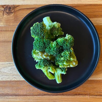 Брокколи отварная, жареная в Винегрет по цене 310 ₽