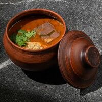 Суп из красной фасоли с каурмой в Morena