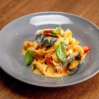 Тальятелле с морепродуктами в соусе Биск в Il Pizzaiolo по цене 830 ₽