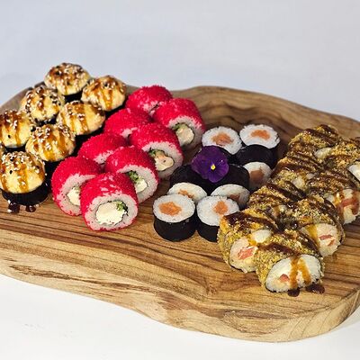 Сет Классика жанра в Tochi Food по цене 1555 ₽