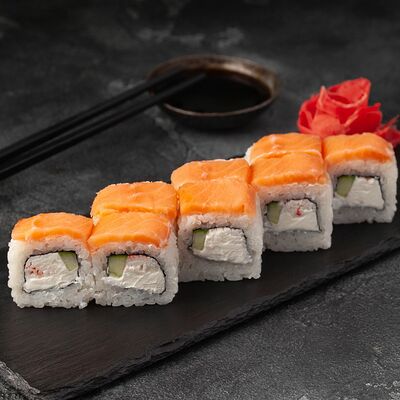 Ролл Филадельфия с крабом в SushiHit по цене 349 ₽