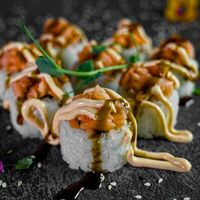 Ролл Спайси сяке в Restobar Первый & Ресторан доставки Личный повар