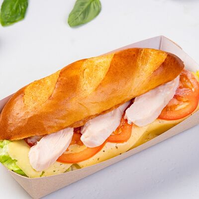 Багет молочный с курицей и майо-терияки в Круассан-кафе по цене 335 ₽