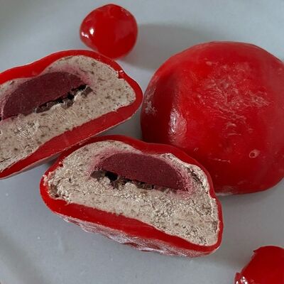 Моти Вишня-шоколад в Кондитерская Конфетка Питер по цене 207 ₽