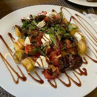 Салат с хрустящими баклажанами в Экватор