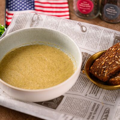 Кремовый суп из брокколи с беконом в American BBQ по цене 25 р.