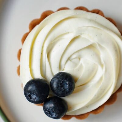 Тарт Лимонный с голубикой в Yumbaker gardens по цене 575 ₽