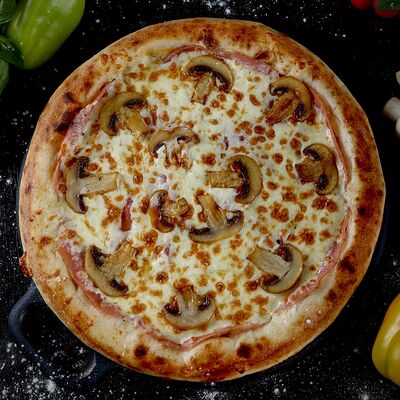 Пицца Ветчина и грибы 38 см в Hot Pizza по цене 1250 ₽