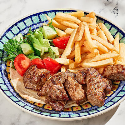 Куриный шашлык с картошкой фрив Теплые края-уголок Италии по цене 750 ₽