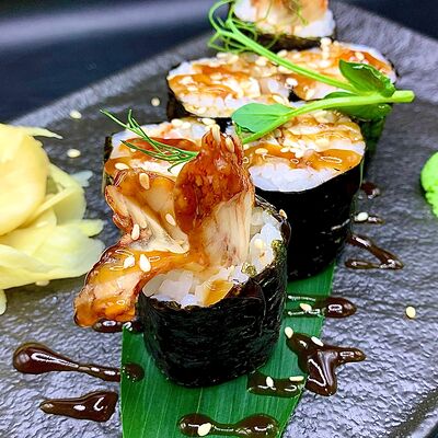 С угрем в Hiro суши-бар по цене 305 ₽