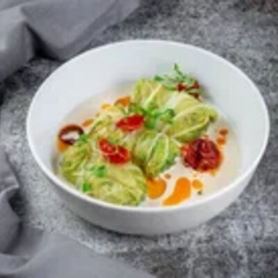 Голубцы с говядиной и соусом из сморчков в Duran Bar & Grill по цене 439
