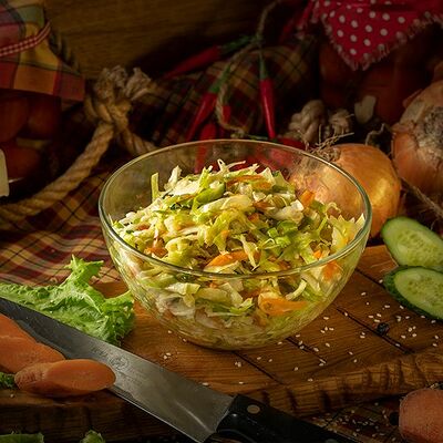 Салат из капусты со сладким перцем в Мандариновый гусь по цене 120 ₽