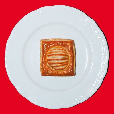 Дениш с грибным патэ и беконом в Surf Coffee x Maverick по цене 350 ₽