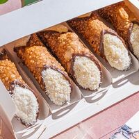 Канноли Королевский кокос в O'cannoli