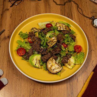 Тёплый салат с говядиной в Косой переулок по цене 619 ₽