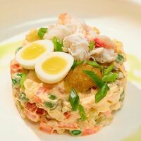 Оливье с крабом и щучьей икрой в Special