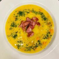 Гороховый суп с охотничьими колбасками в Lemongrass