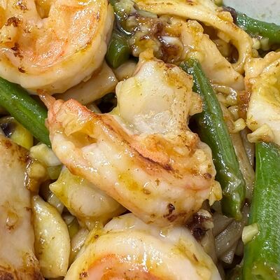 Вок с морепродуктами в соусе манго-чили в Mr.Mao по цене 615 ₽