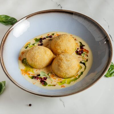 Щучьи котлеты с соусом Берблан в Мясо & Рыба по цене 790 ₽