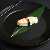 Суши с тигровой креветкой креветкой в OMAKASE SUSHI ROLLS