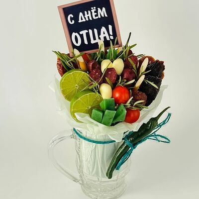 Закуски в кружке с днем отца в Дарите красиво по цене 4400 ₽