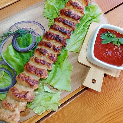 Люля-кебаб из курицы в Дворец шашлыков по цене 400 ₽