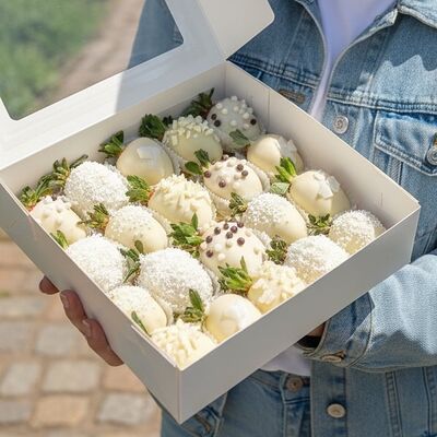 Клубника в бельгийском премиальном шоколаде №2 в Букет Альфред I клубника в шоколаде и букеты по цене 3390 ₽