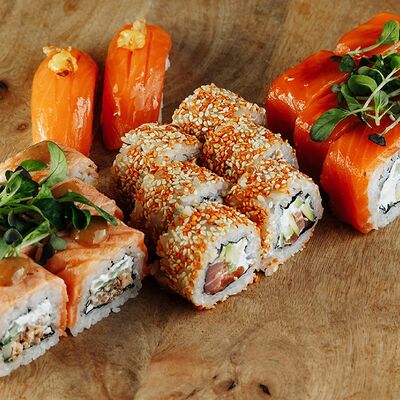 Сет Лосось в Эбби Noodles & Sushi Bar по цене 1450
