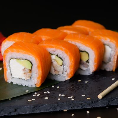 Филадельфия Love в Caviar Rolls по цене 988 ₽