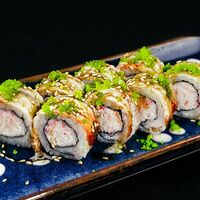 Ролл с сурими и угрём в Sushi Sticks