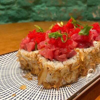 Ролл с тартаром из тунца в Эбби Noodles & Sushi Bar по цене 690