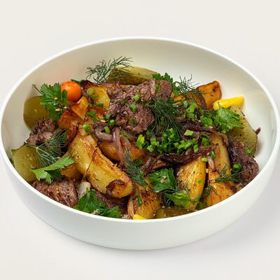 Жареная мраморная говядина с запечённым картофелем в VASILCHUKI Chaihona №1 по цене 1350 ₽