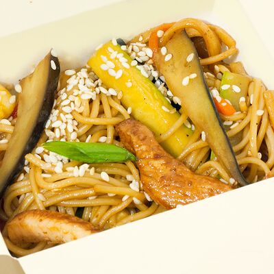 Вок Лапша пшеничная удон в Hot-Pizza по цене 380 ₽