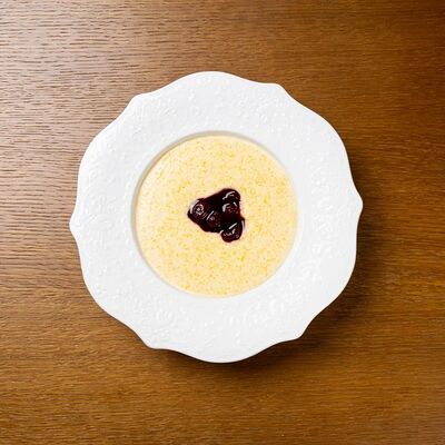 Каша кукурузная с вишневым вареньем в Tutta La Vita по цене 620 ₽