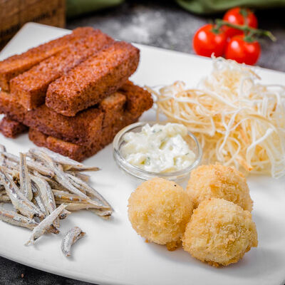 Пивная тарелка с соусом от шефа в Сахара по цене 1360 ₽