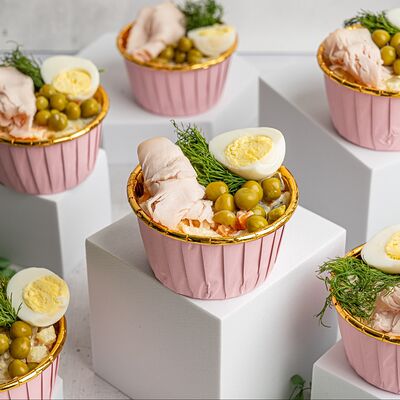 Салат Оливье в KanapeFest по цене 2660 ₽