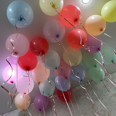 Шары россыпью под потолок (25 шт.) в Yam Flowers по цене 3250 ₽