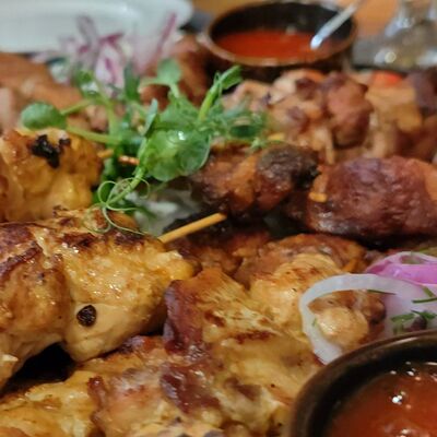 Телячьи шашлычки (2 шпажки) в La Vida loca по цене 650 ₽