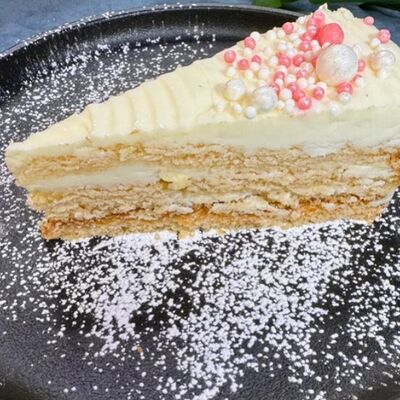 Торт Молочная девочка в ШУМАН по цене 380 ₽