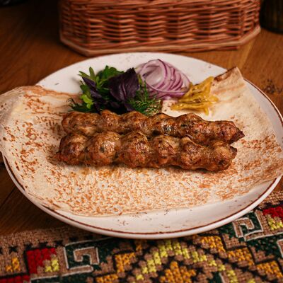 Кебаб из телятиныв Хачапури и Вино по цене 764 ₽