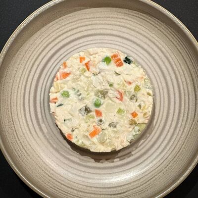 Оливье с курицей и сметаной в Нобель по цене 170 ₽