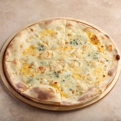 Пицца Четыре сыра в RestikVam по цене 990 ₽