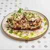 Тост с курицей, овощами и греческим соусомв Selfish по цене 700
