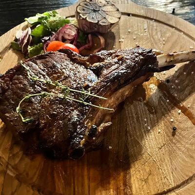 Стейк Томагавкв Irish Pub по цене 2880 ₽