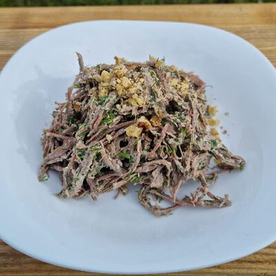 Салат мясной острый в Золотая вилка по цене 610 ₽