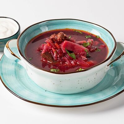 Борщ по домашнему с мясом в Hungry Wolf Bar по цене 475 ₽