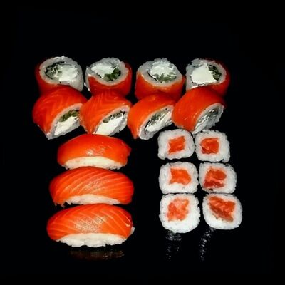 Набор Суши с лососем в SUSHI & PIZZA 812 по цене 1099 ₽