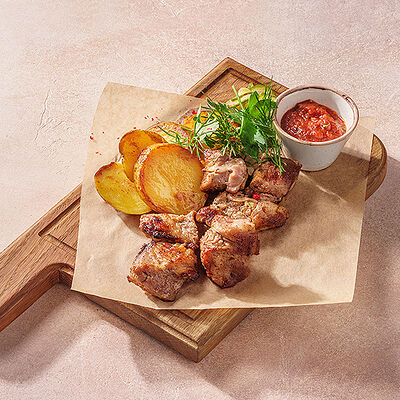 Шашлык из свинины с картофелем на гриле в Перчини по цене 790 ₽