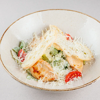 Цезарь с курицей в Василек по цене 610 ₽