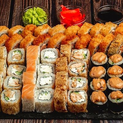 Сет Хияши в SushiMania по цене 4600 ₽